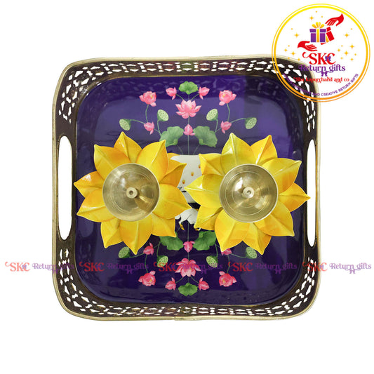 8x8 Pichwai tambulam gift set